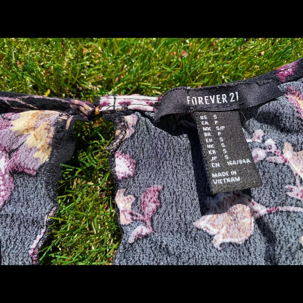 Dress - Picture 3 of 3
